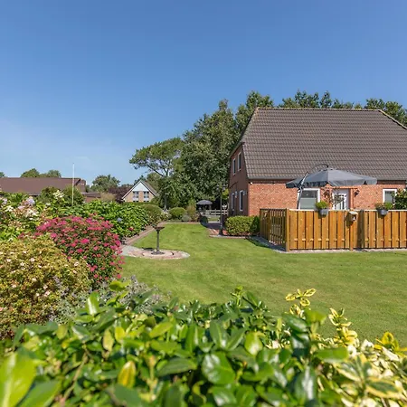 Jule Ahoi Holiday home Stedesand